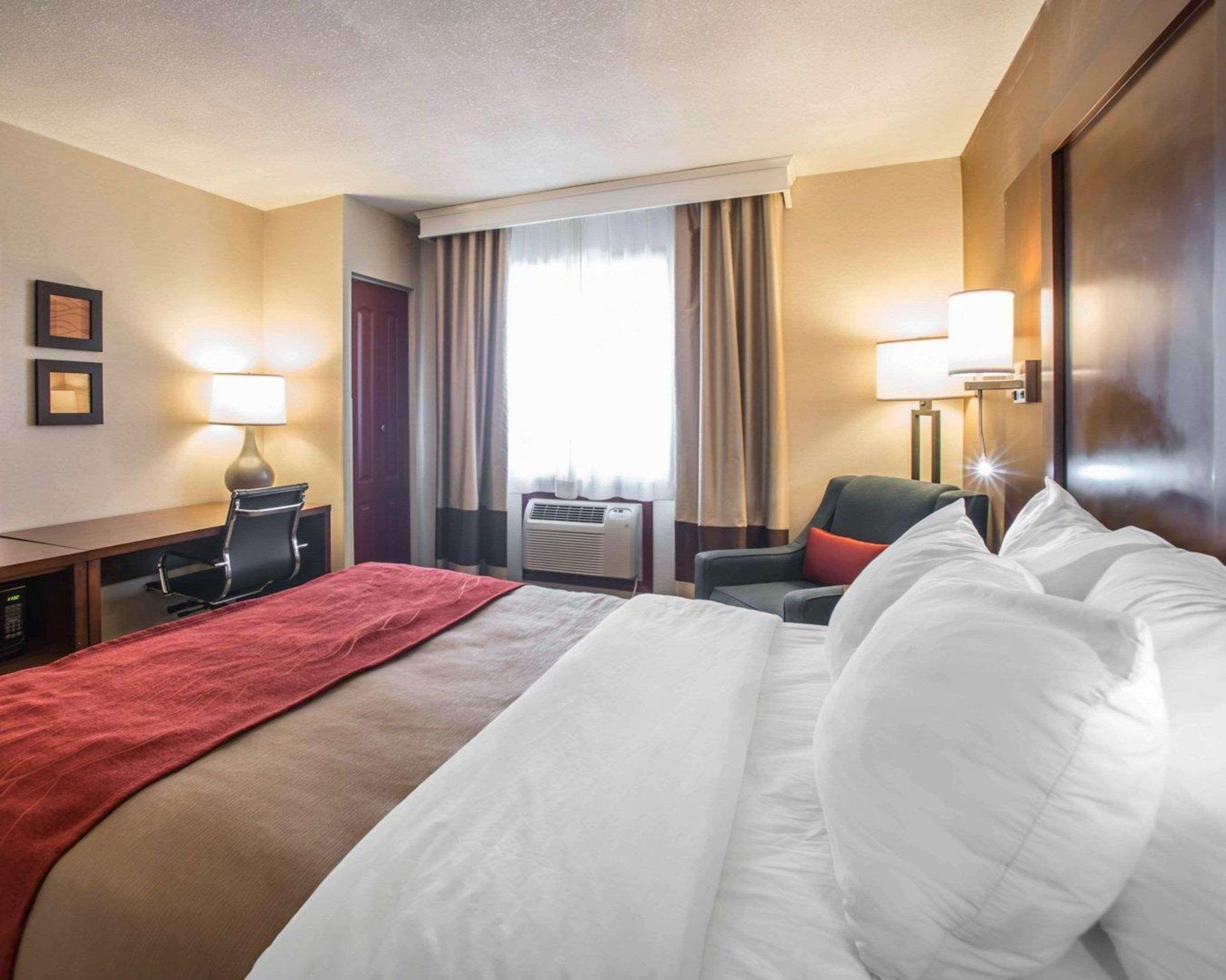 Quality Inn & Suites Boonville - Columbia Extérieur photo