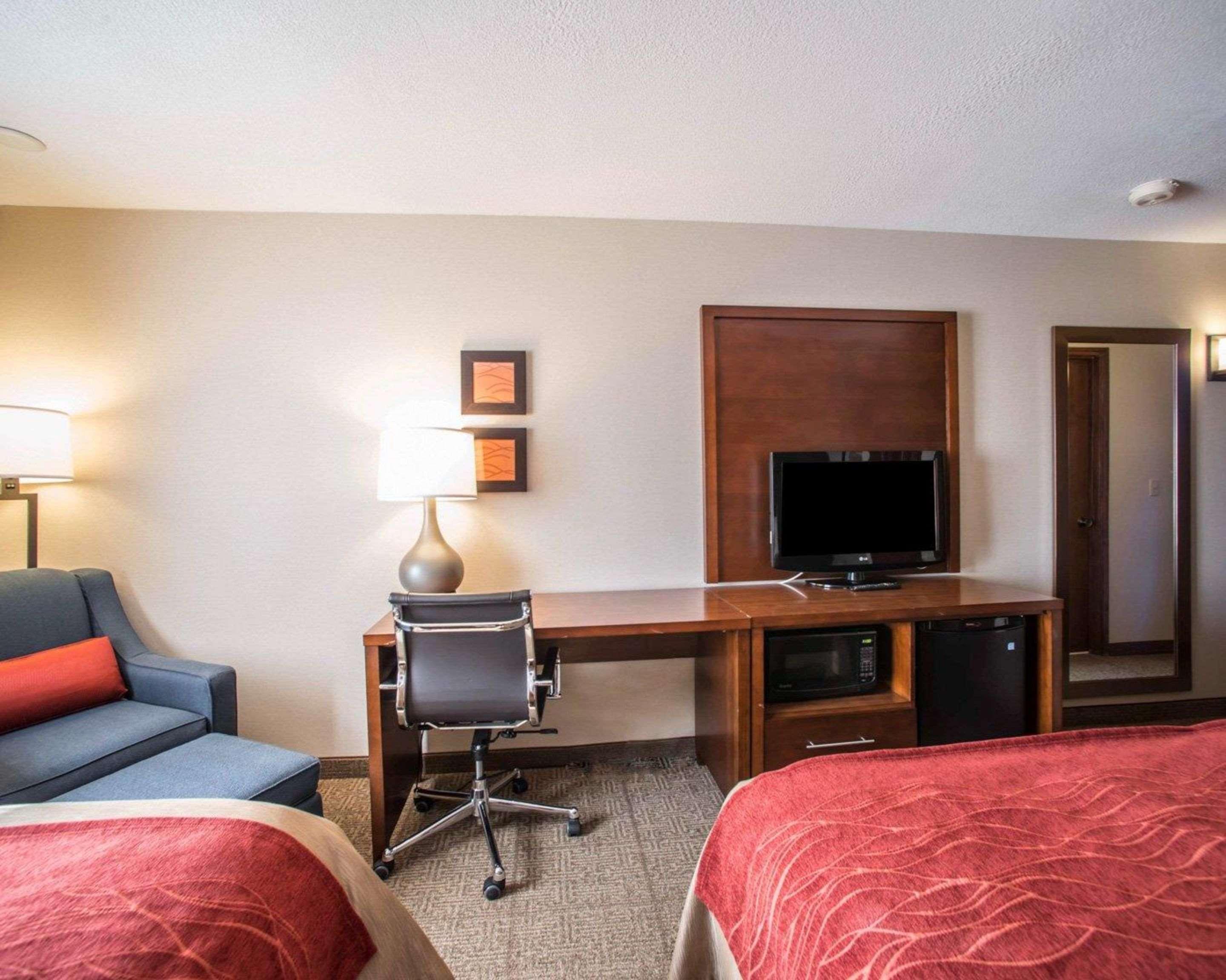 Quality Inn & Suites Boonville - Columbia Extérieur photo