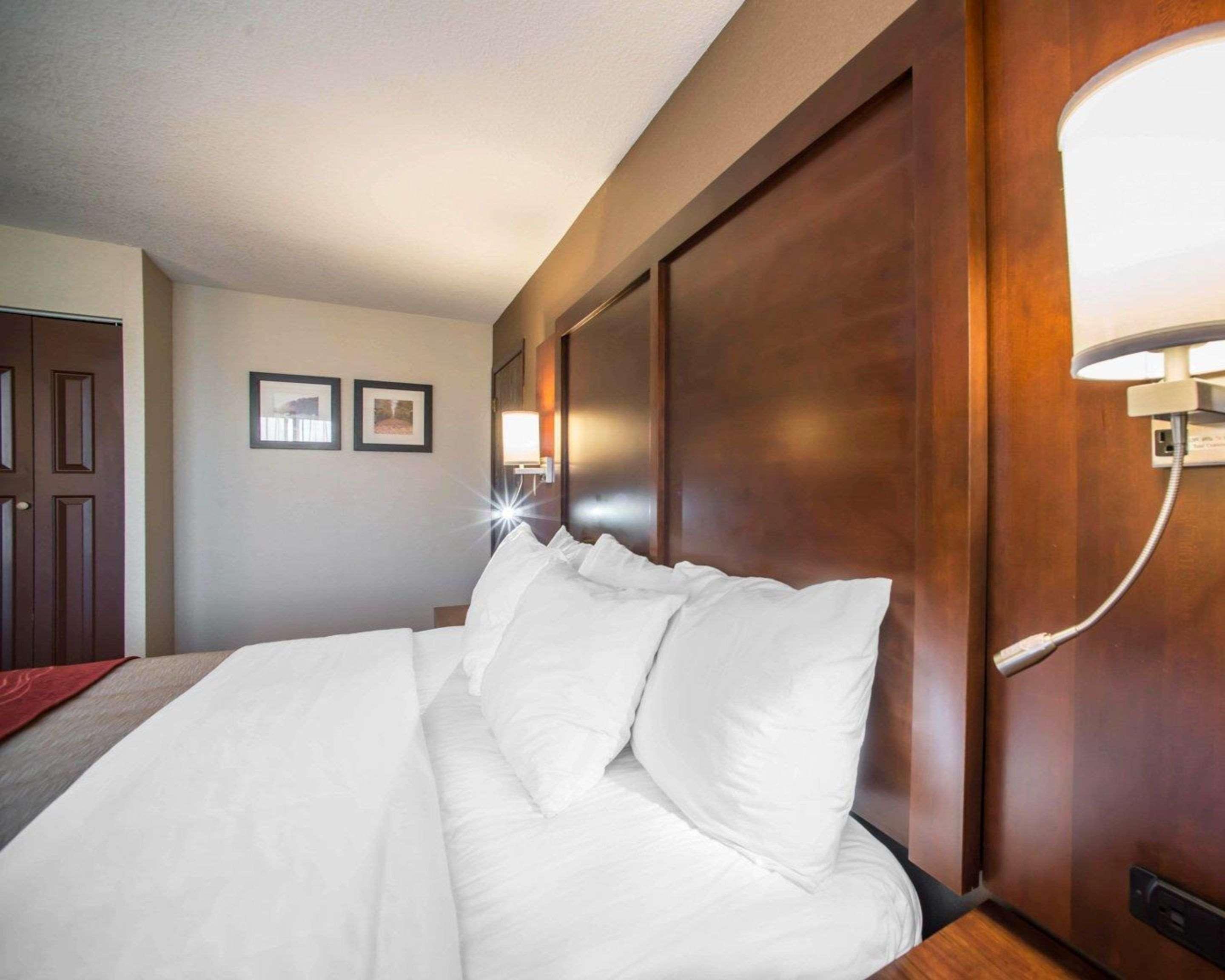 Quality Inn & Suites Boonville - Columbia Extérieur photo