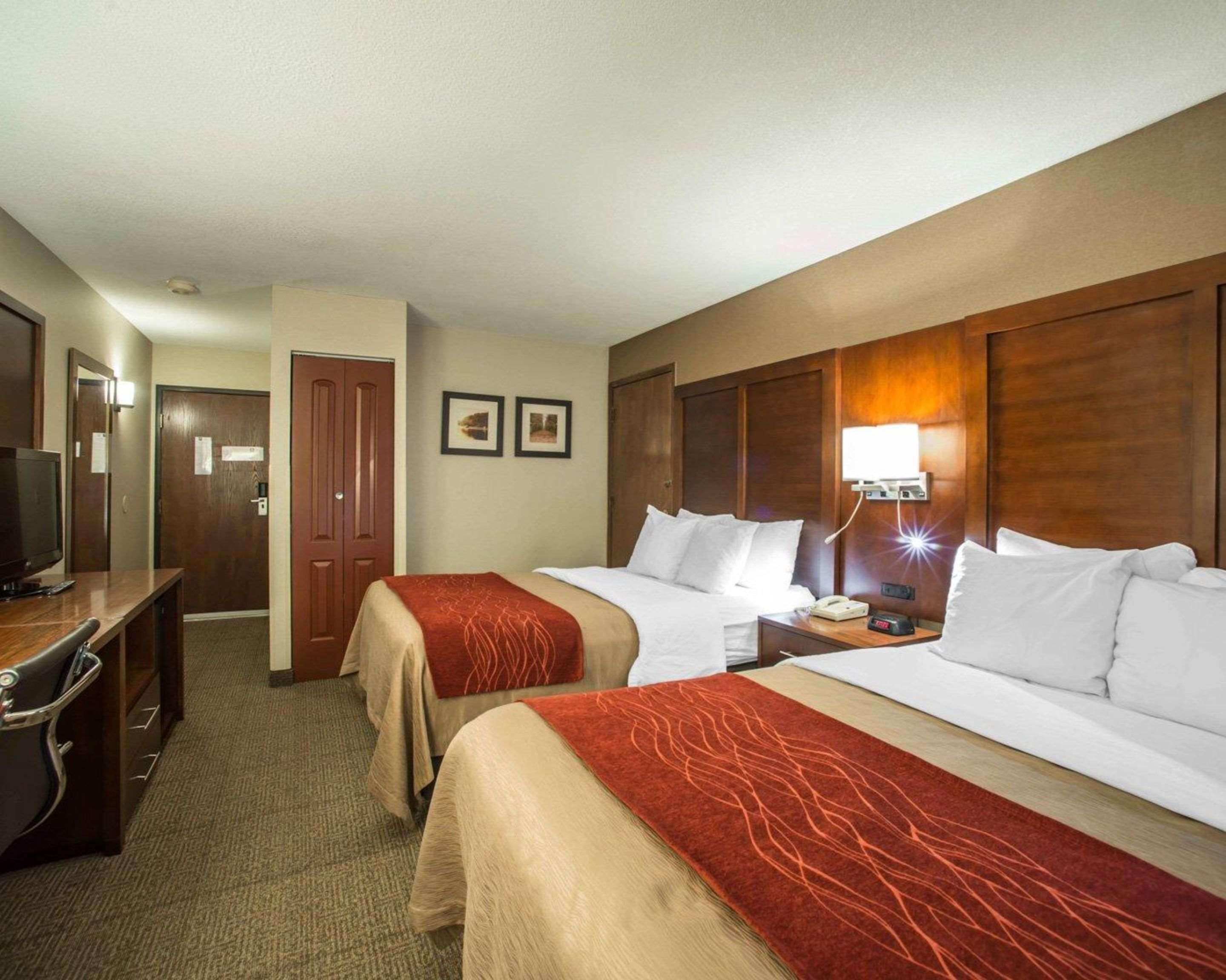 Quality Inn & Suites Boonville - Columbia Extérieur photo