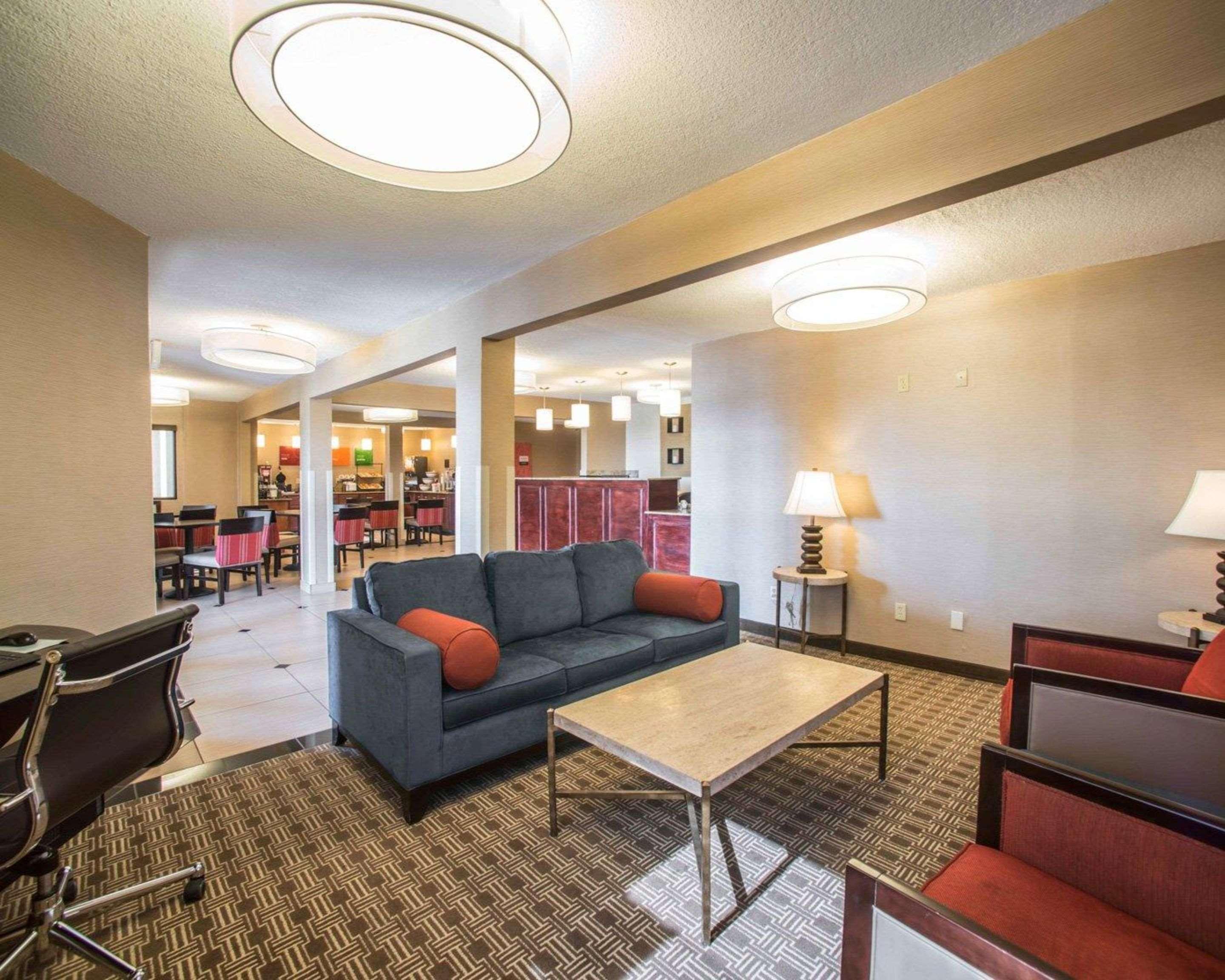 Quality Inn & Suites Boonville - Columbia Extérieur photo