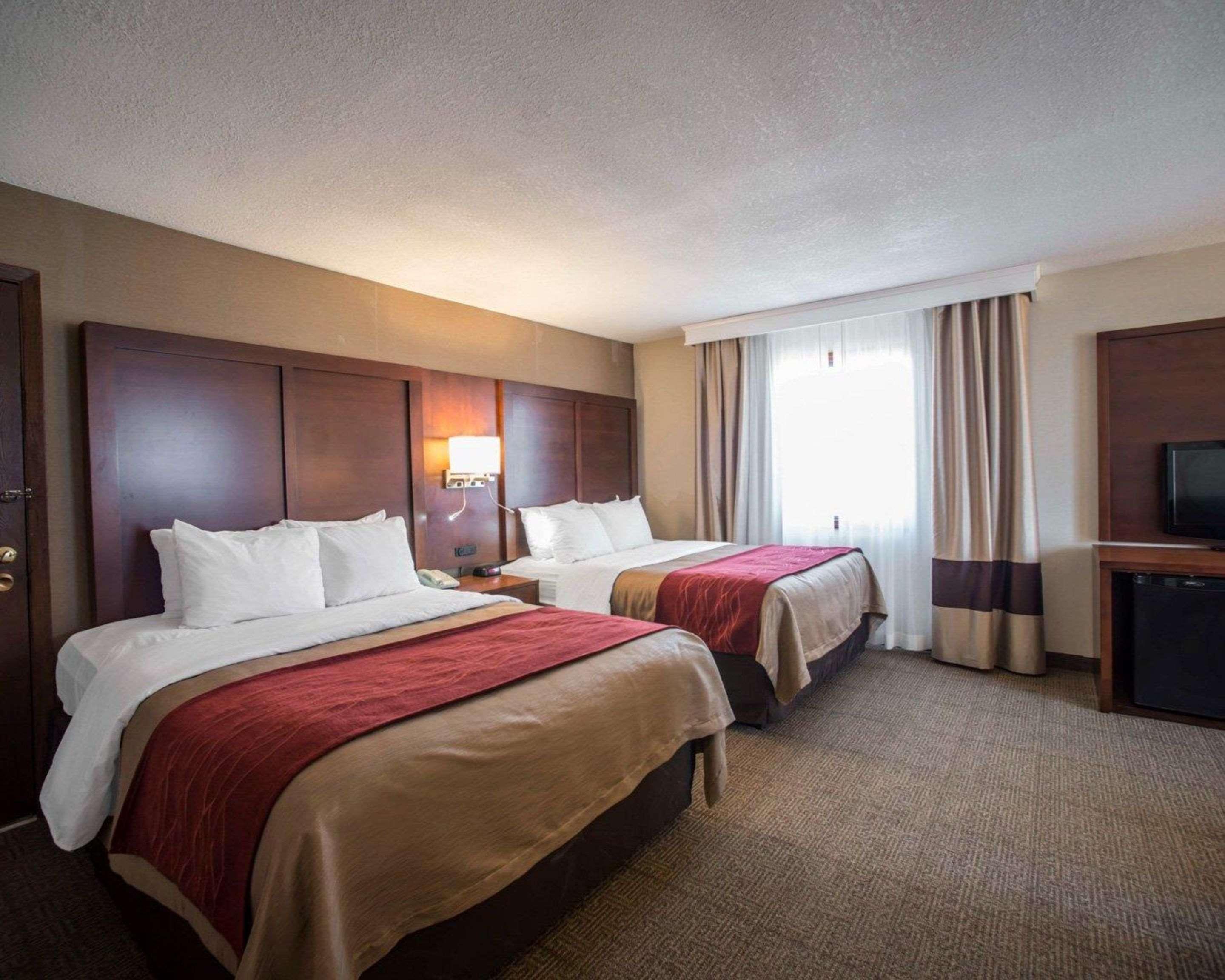 Quality Inn & Suites Boonville - Columbia Extérieur photo