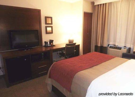 Quality Inn & Suites Boonville - Columbia Extérieur photo
