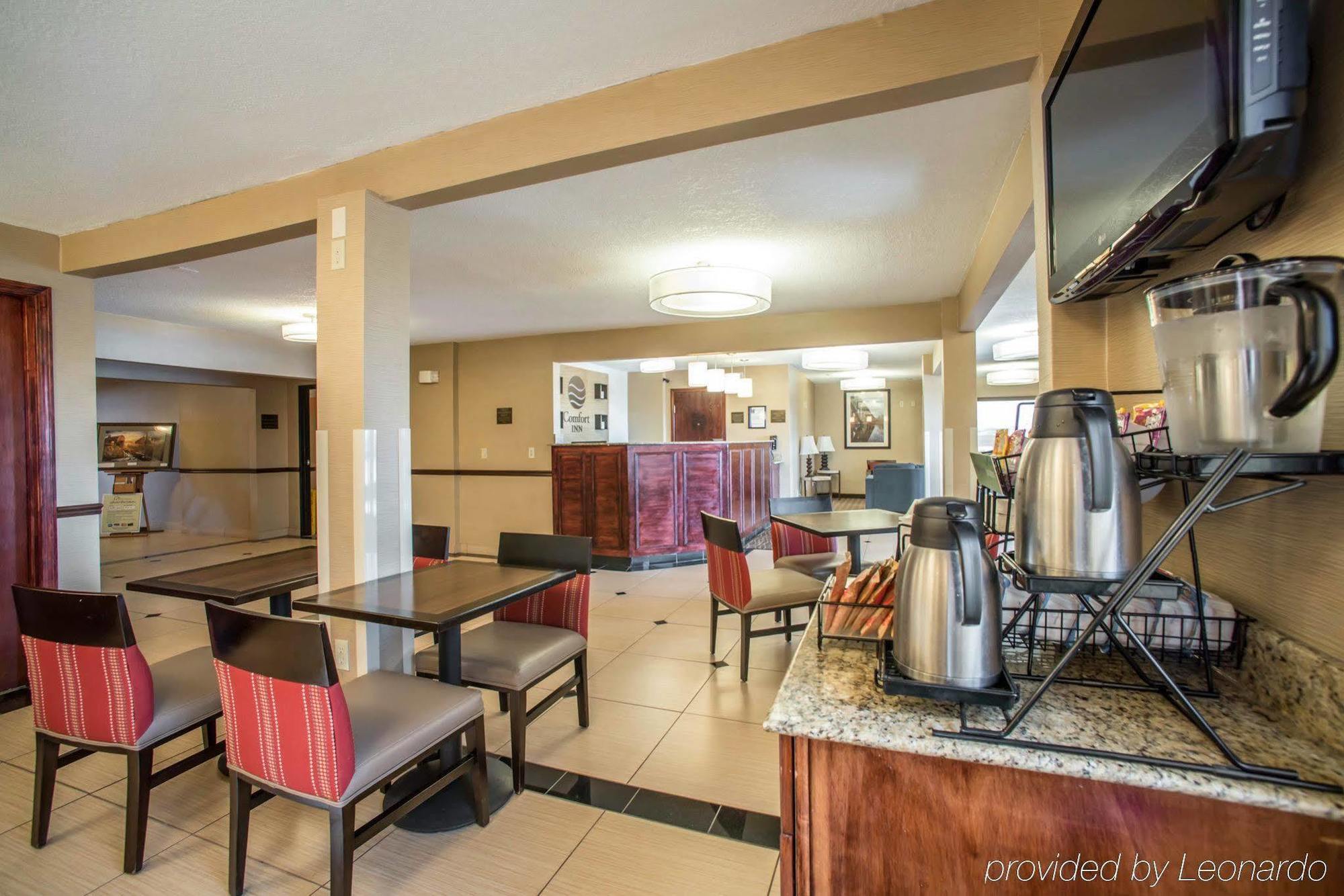 Quality Inn & Suites Boonville - Columbia Extérieur photo