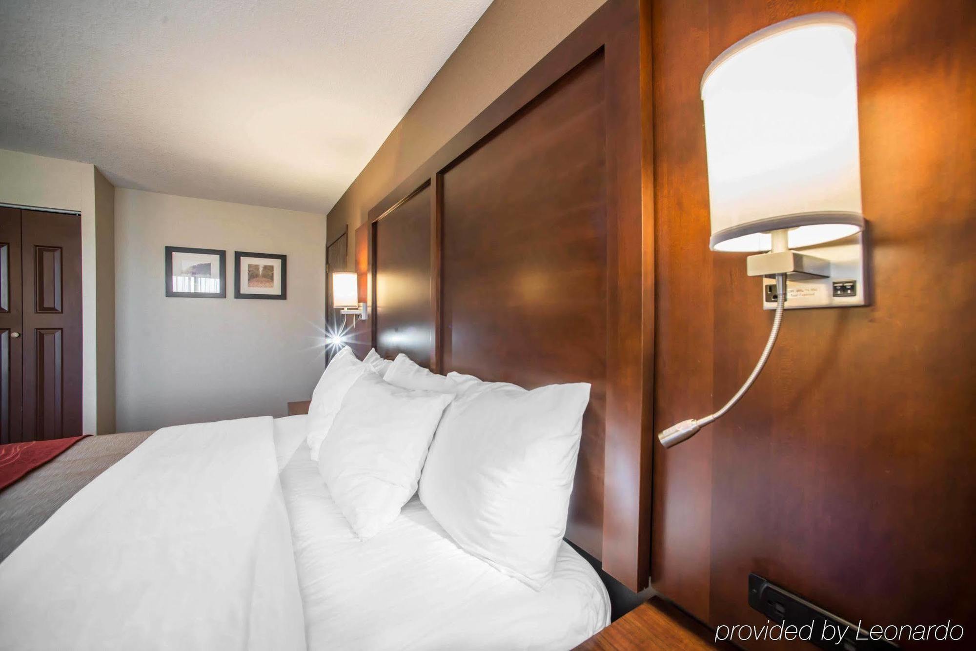 Quality Inn & Suites Boonville - Columbia Extérieur photo