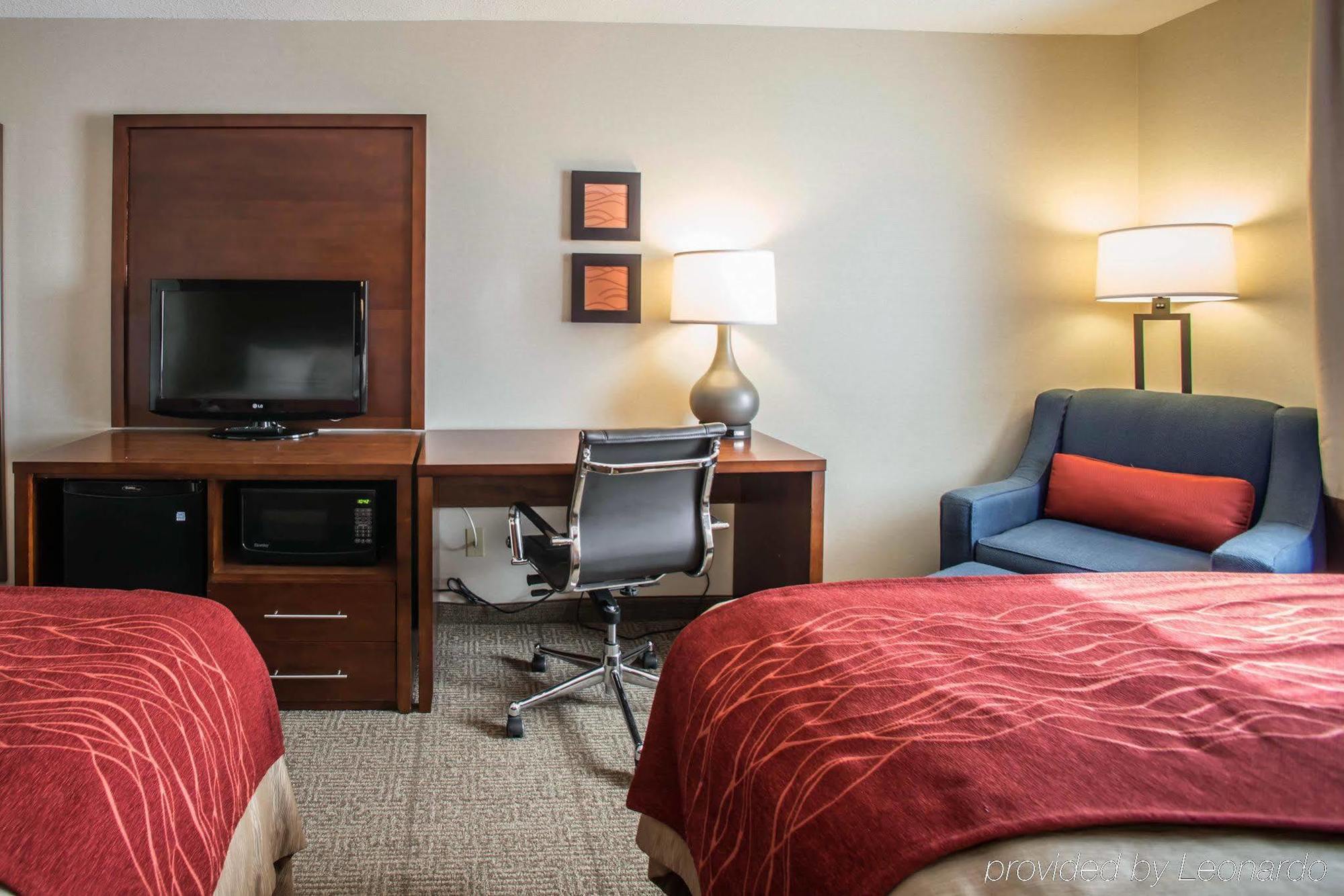 Quality Inn & Suites Boonville - Columbia Extérieur photo