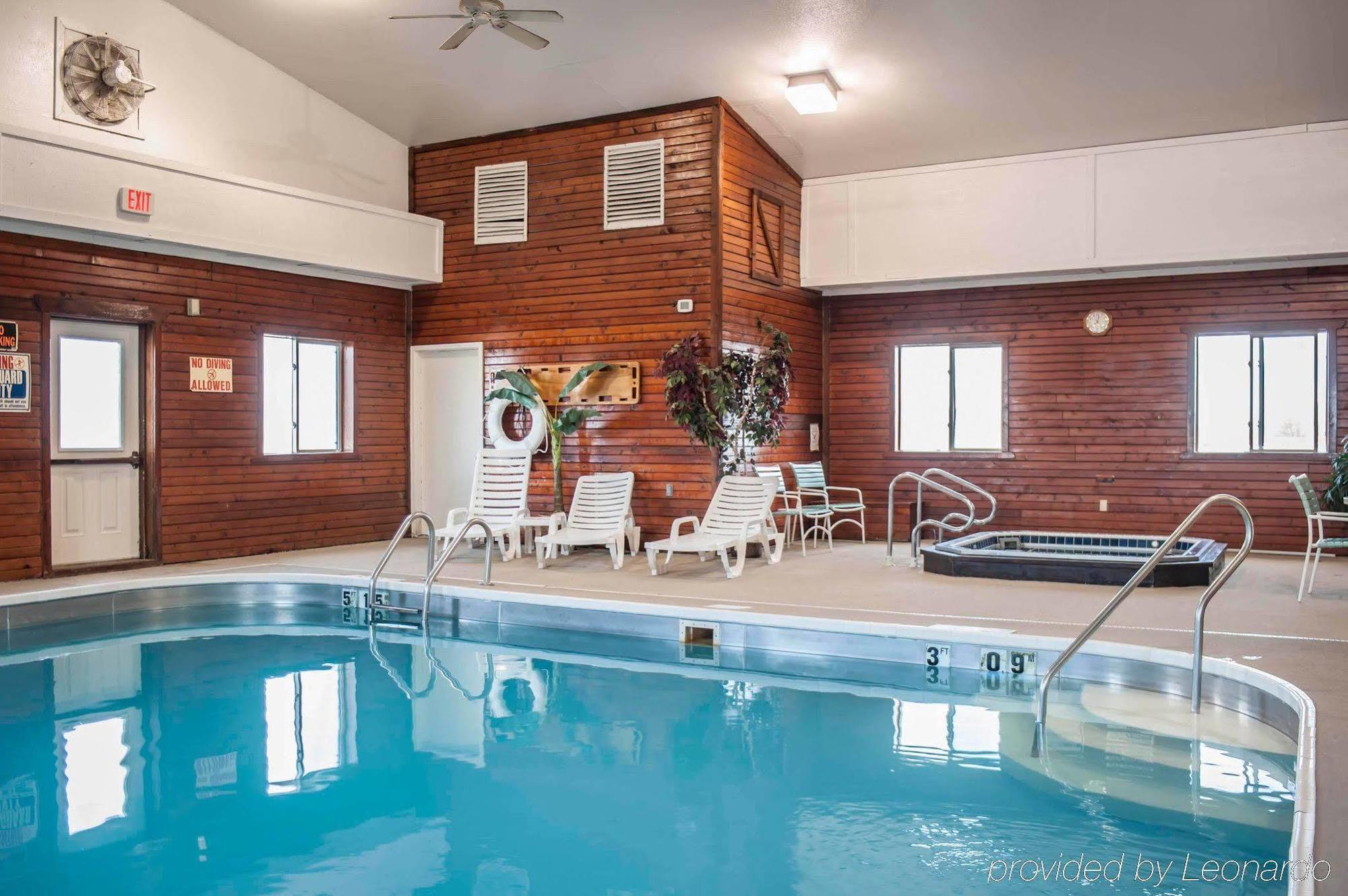 Quality Inn & Suites Boonville - Columbia Extérieur photo