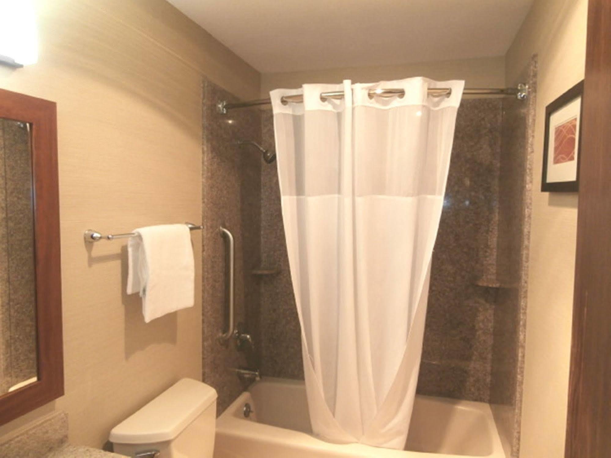 Quality Inn & Suites Boonville - Columbia Extérieur photo